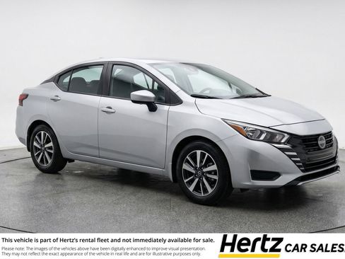 Used 2025 Nissan Versa SV image 1