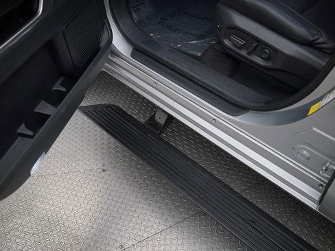 Used 2023 Toyota Tundra Platinum image 8