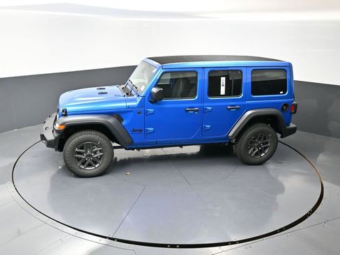 New 2026 Jeep Wrangler Sport S image 32