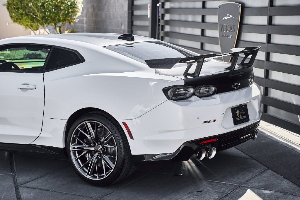 Used 2021 Chevrolet Camaro ZL1 RWD image 9