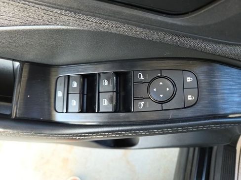 Used 2021 Nissan Rogue S image 48