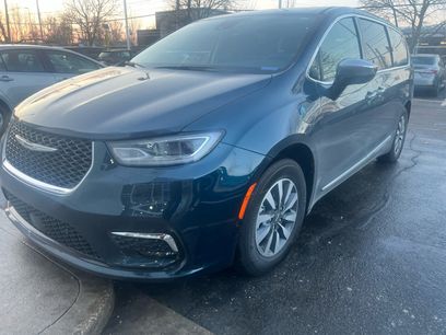 Used 2022 Chrysler Pacifica Limited