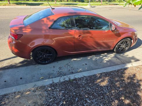 Used 2010 Kia Forte Koup SX w/ Leather Pkg image 8