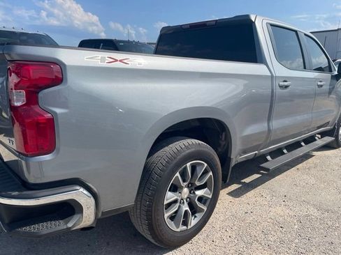 Used 2025 Chevrolet Silverado 1500 LT AWD/4WD image 4