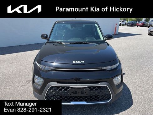 Used 2022 Kia Soul LX w/ Technology Package FWD image 2