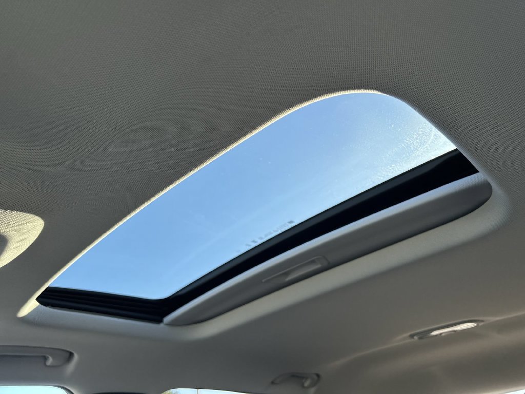 Certified 2024 Chevrolet Trax ACTIV w/ Sunroof Package FWD image 23