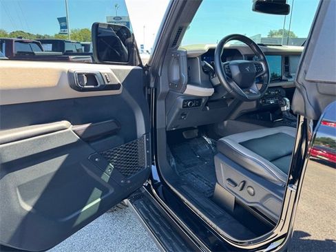 Used 2024 Ford Bronco Wildtrak image 12