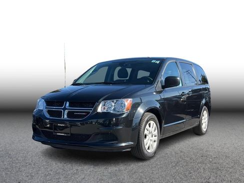 Used 2018 Dodge Grand Caravan SE w/ UConnect Hands-Free Group image 1