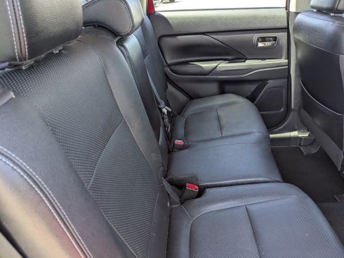 Used 2016 Mitsubishi Outlander SE FWD image 14