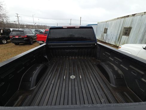 Used 2021 GMC Sierra 2500 SLE w/ SLE Value Package; image 7