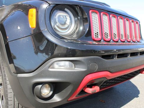 Used 2018 Jeep Renegade Trailhawk AWD/4WD image 5