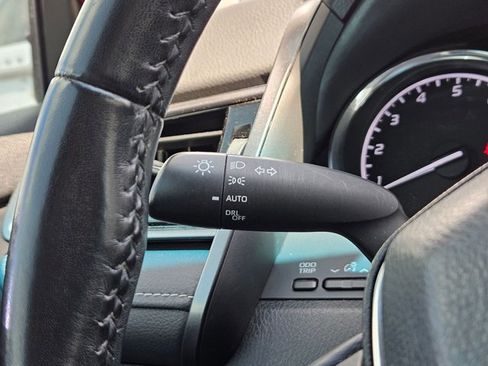 Used 2019 Toyota Camry SE w/ Convenience Package image 21