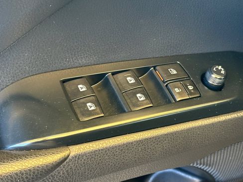 Certified 2020 Toyota Camry SE FWD image 13