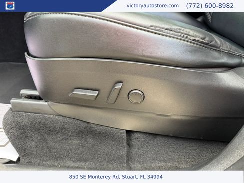 Used 2022 Tesla Model Y Long Range AWD/4WD image 23