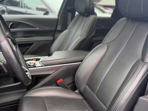 Used 2024 Cadillac Lyriq Luxury AWD/4WD image 13