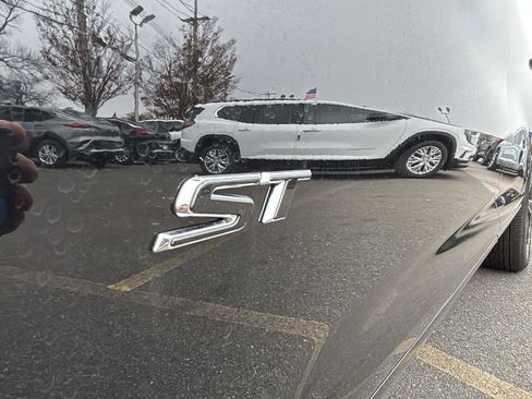 New 2026 Buick Enclave Sport Touring w/ Power Package image 9