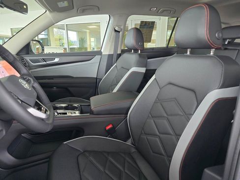 New 2026 Volkswagen Atlas Peak Edition AWD/4WD image 17