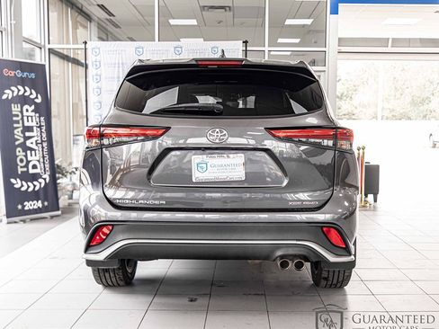 Used 2021 Toyota Highlander XSE image 14
