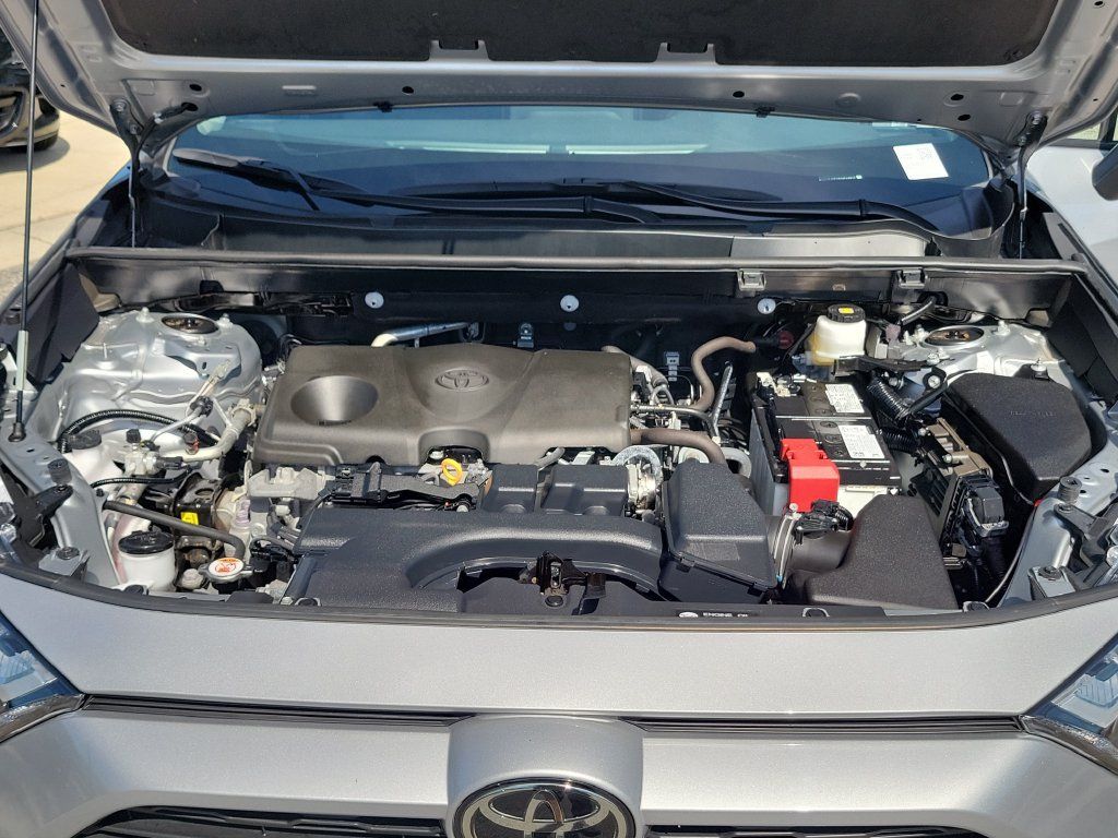 Used 2025 Toyota RAV4 LE AWD/4WD image 36