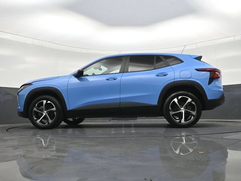 Used 2024 Chevrolet Trax RS FWD image 21