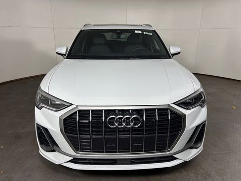 Used 2025 Audi Q3 2.0T Premium Plus w/ Premium Plus Package image 2