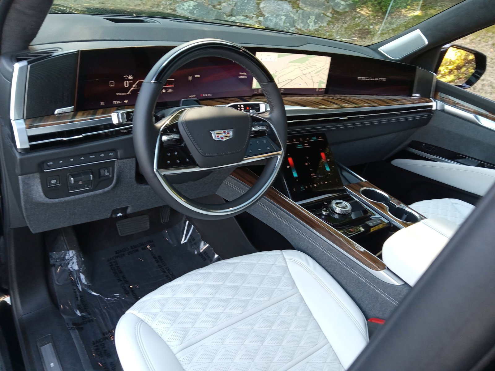 Used 2026 Cadillac Escalade Platinum Sport w/ LPO, ONYX Package AWD/4WD image 12