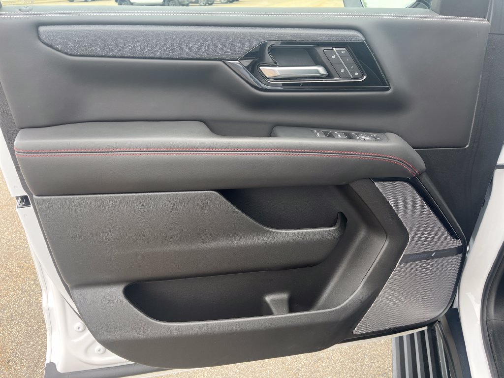 Used 2025 GMC Yukon AT4 Ultimate AWD/4WD image 10