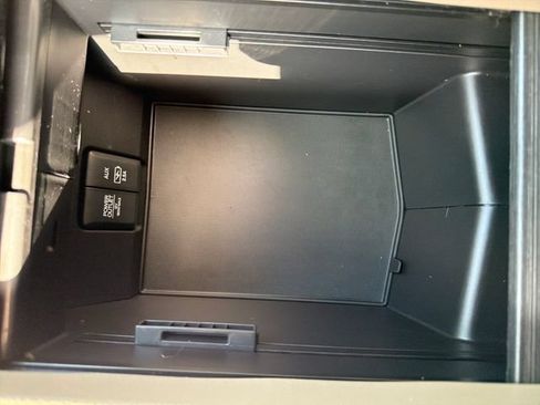 Used 2019 Honda Pilot Elite image 25