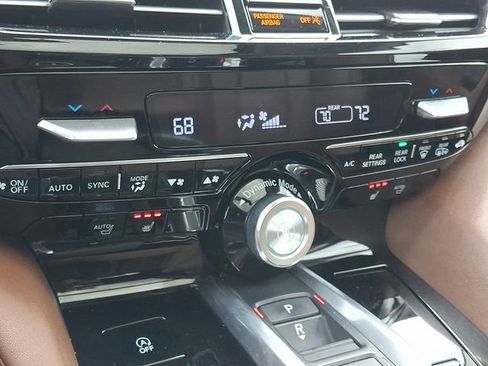 Certified 2022 Acura MDX SH-AWD w/ Technology Package image 17