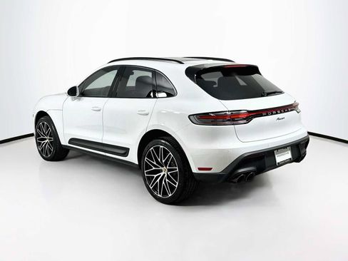 Certified 2026 Porsche Macan AWD/4WD image 3