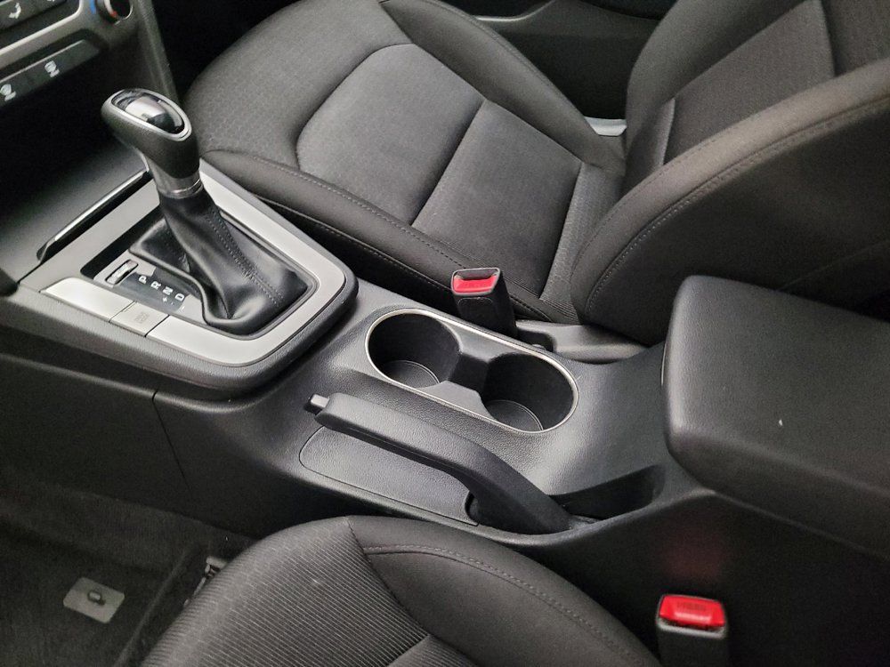 Used 2018 Hyundai Elantra SE FWD image 26