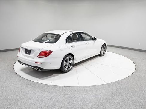 Used 2019 Mercedes-Benz E 300 4MATIC image 30