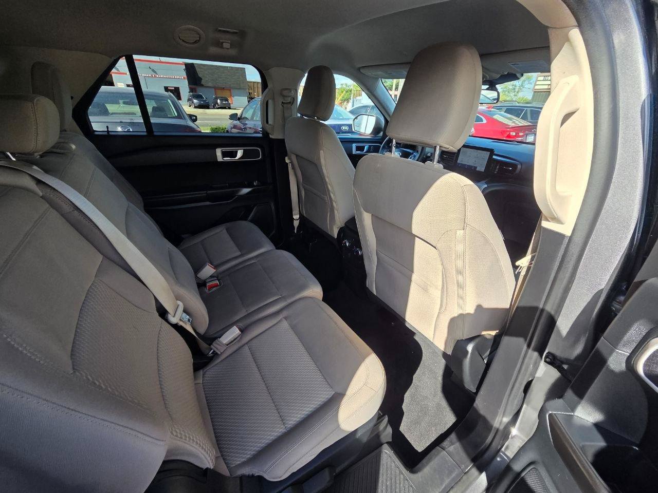 Used 2021 Ford Explorer 2WD image 14