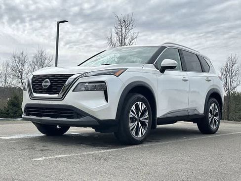 Used 2023 Nissan Rogue SV w/ SV Premium B Package image 18