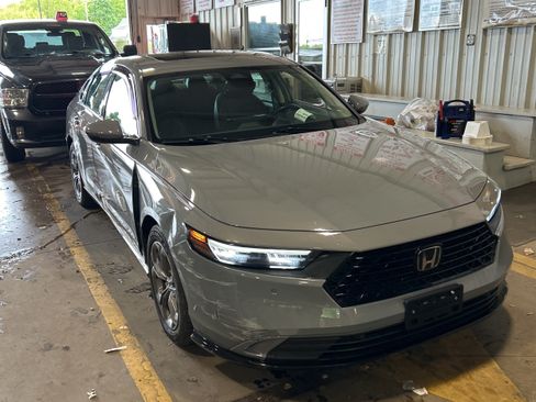Used 2023 Honda Accord EX-L image 5