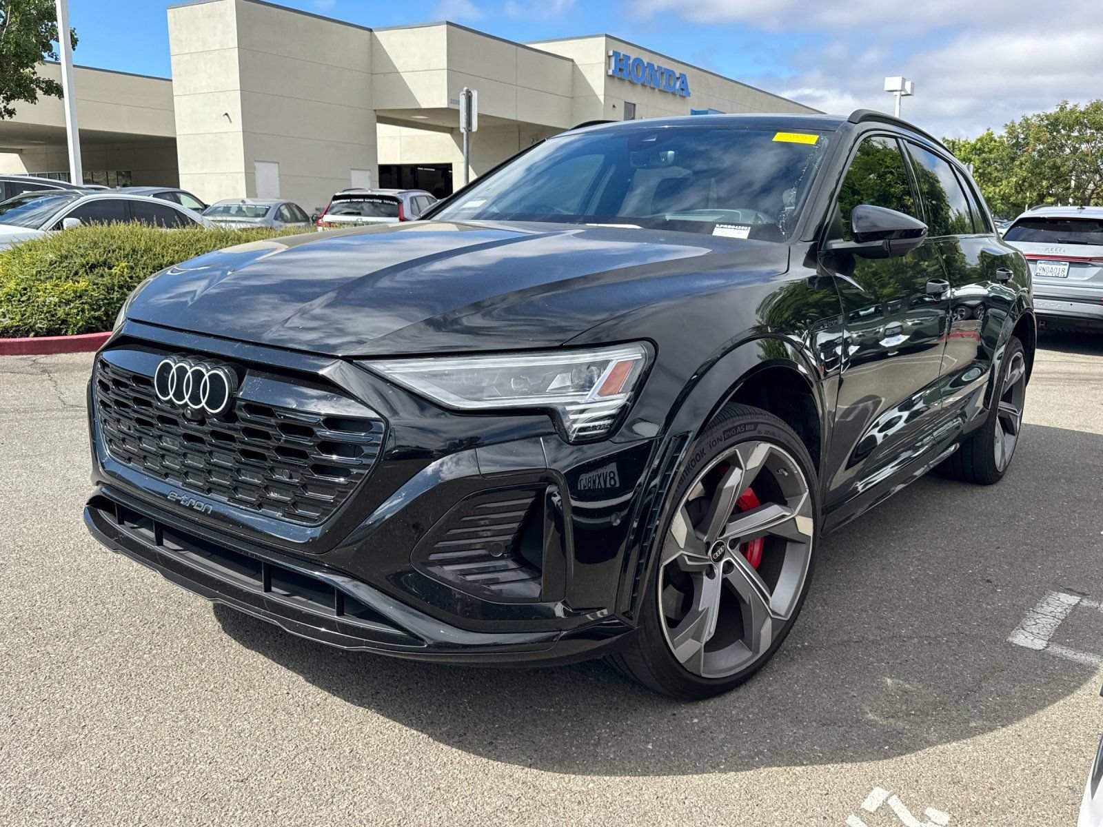 Used 2024 Audi Q8 e-tron Premium Plus w/ Prestige Package AWD/4WD image 2