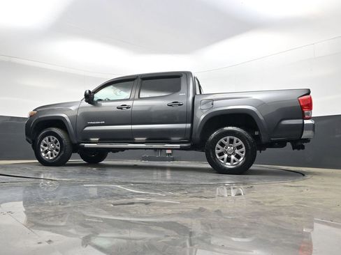 Used 2016 Toyota Tacoma SR5 w/ SR5 Appearance Package (SN) image 28