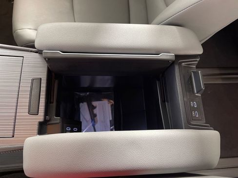 New 2026 Toyota Sienna XLE image 23