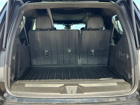 Used 2023 GMC Yukon XL Denali Ultimate w/ LPO, Floor Liner Package AWD/4WD image 36
