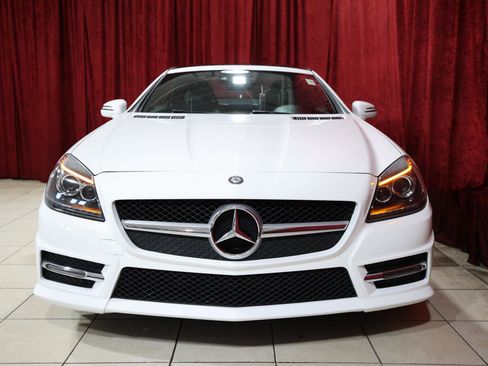 Used 2015 Mercedes-Benz SLK 250 image 11