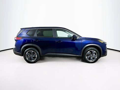 Used 2024 Nissan Rogue SV image 10
