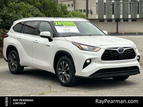 Used 2020 Toyota Highlander XLE FWD image 1
