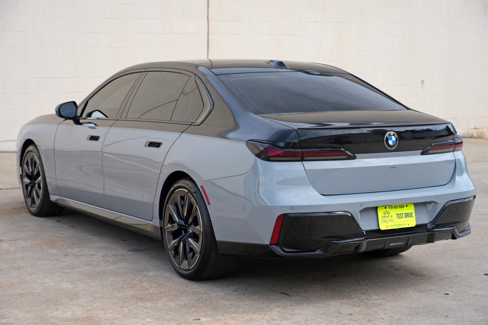 Used 2025 BMW 740i RWD image 61