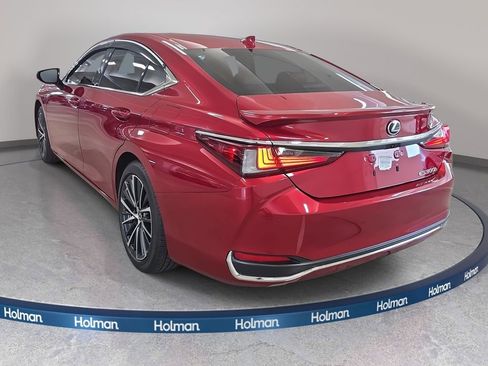 Used 2024 Lexus ES 300h w/ Premium Package image 9