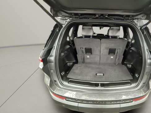 Used 2022 Jeep Grand Cherokee L Laredo image 13