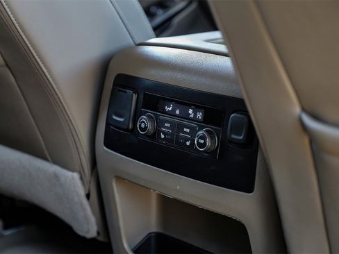 Used 2019 GMC Yukon SLT image 37