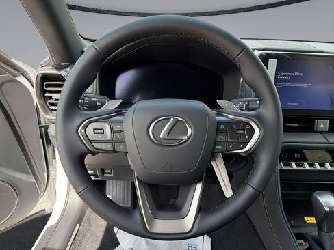 Used 2026 Lexus IS 350 F Sport w/ Accessory Package Z1 RWD image 21