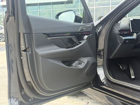 Certified 2026 BMW i5 eDrive40 w/ M Sport Package RWD image 10