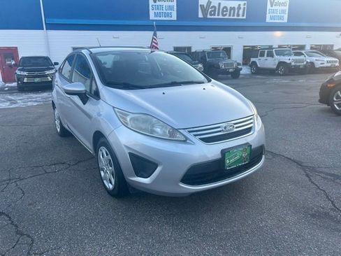 Used 2012 Ford Fiesta SE image 5