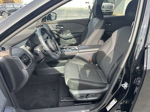 Used 2022 Nissan Rogue SV AWD/4WD image 11